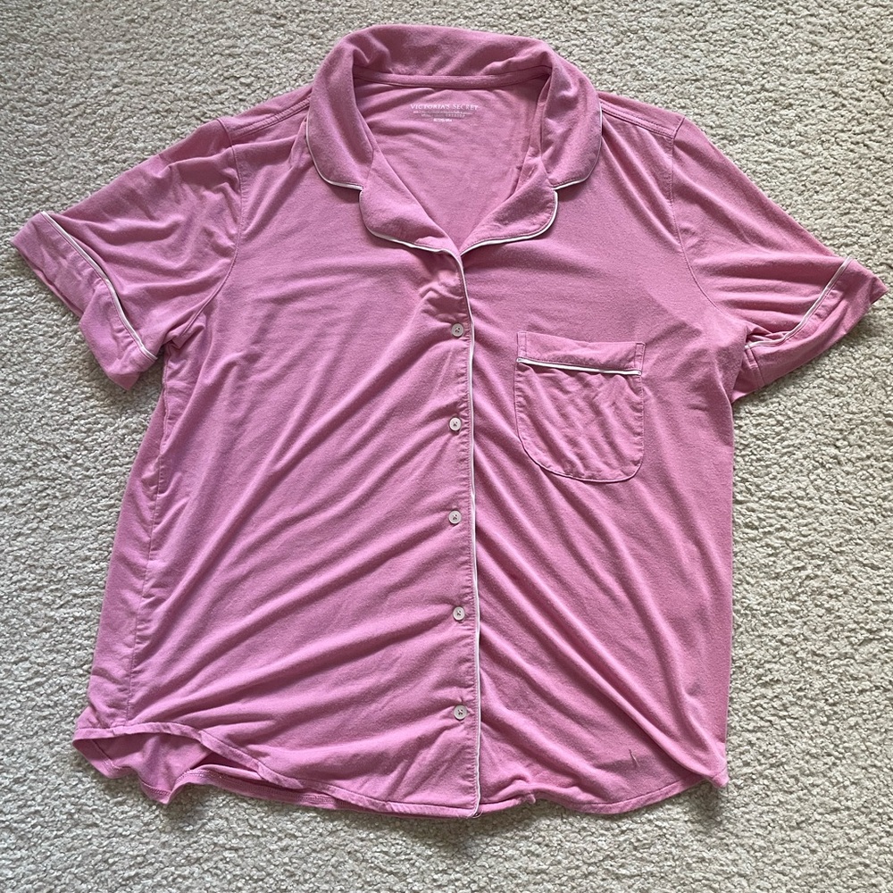 Womens brand new without tags Victoria’s Secret super soft sleep shirt size M